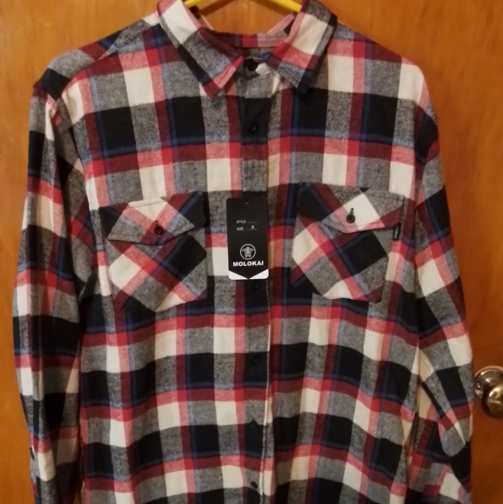 Mens Size M Molokai Surf Co. Plaid Button Down Flannel. NWT.